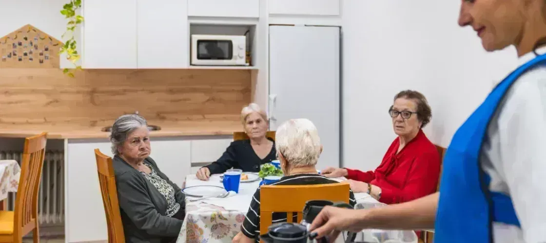 Психология старения: как справиться со страхами, одиночеством и тревогой за будущее